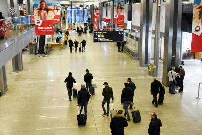 Pustki w Balicach, koronawirus wystraszył turystów (10 marca 2020) fot. Marek Lasyk - zdjęcie 2
