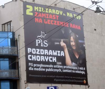 Kto i dlaczego zdjął baner z gestem Lichockiej? - zdjęcie 3