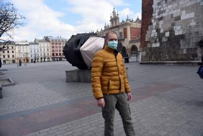 Eros w maseczce: krótka akcja na pustym Rynku - zdjęcie 12