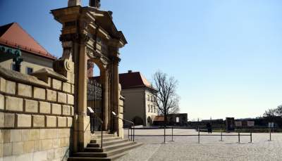 Każde zdjęcie jest symboliczne, najsmutniejsza wiosna od lat fot. Marek Lasyk - zdjęcie 9