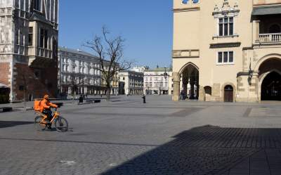 Każde zdjęcie jest symboliczne, najsmutniejsza wiosna od lat fot. Marek Lasyk - zdjęcie 18
