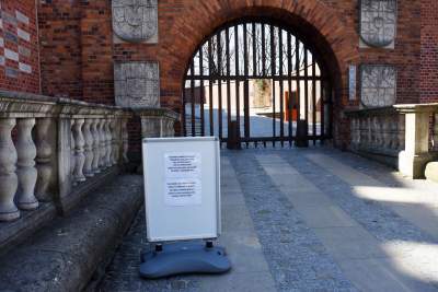 Każde zdjęcie jest symboliczne, najsmutniejsza wiosna od lat fot. Marek Lasyk - zdjęcie 12