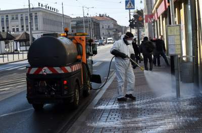 Tej pracy nie da się wykonać zdalnie, robią to dla nas - zdjęcie 2