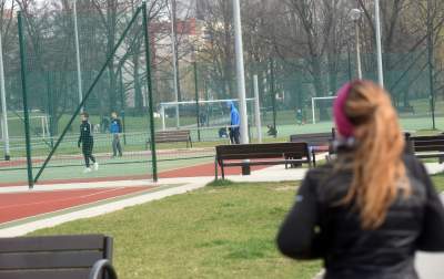 Łamią zakaz. Zewnętrzne siłownie i place zabaw zamknięte, fot. Marek Lasyk - zdjęcie 9