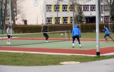 Łamią zakaz. Zewnętrzne siłownie i place zabaw zamknięte, fot. Marek Lasyk - zdjęcie 16