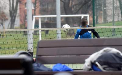 Łamią zakaz. Zewnętrzne siłownie i place zabaw zamknięte, fot. Marek Lasyk - zdjęcie 27