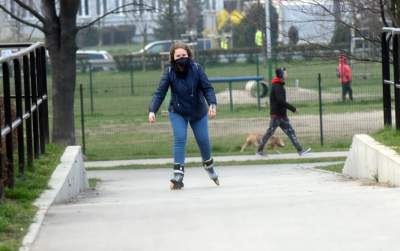 Łamią zakaz. Zewnętrzne siłownie i place zabaw zamknięte, fot. Marek Lasyk - zdjęcie 19