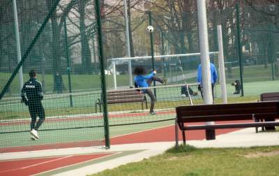 Łamią zakaz. Zewnętrzne siłownie i place zabaw zamknięte, fot. Marek Lasyk - zdjęcie 8
