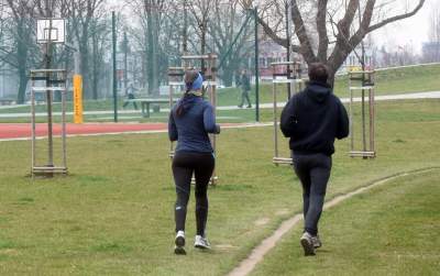 Łamią zakaz. Zewnętrzne siłownie i place zabaw zamknięte, fot. Marek Lasyk - zdjęcie 28