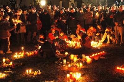 Wówczas przed kurią były tłumy... Franciszkańska, 2 kwietnia 2005 - zdjęcie 7