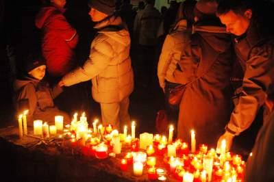 Wówczas przed kurią były tłumy... Franciszkańska, 2 kwietnia 2005 - zdjęcie 3