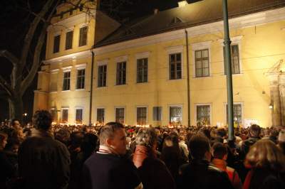 Wówczas przed kurią były tłumy... Franciszkańska, 2 kwietnia 2005 - zdjęcie 8