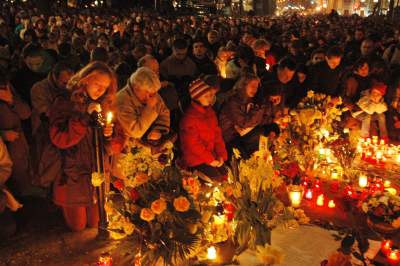 Wówczas przed kurią były tłumy... Franciszkańska, 2 kwietnia 2005 - zdjęcie 2