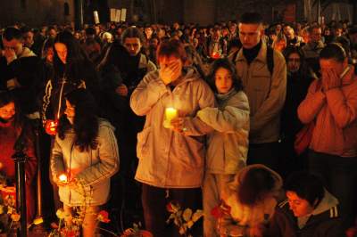 Wówczas przed kurią były tłumy... Franciszkańska, 2 kwietnia 2005 - zdjęcie 28