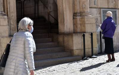 Niedziela Palmowa w czasie epidemii, do katedry weszli nieliczni - zdjęcie 7