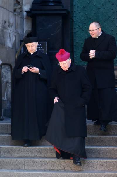 Niedziela Palmowa w czasie epidemii, do katedry weszli nieliczni - zdjęcie 14