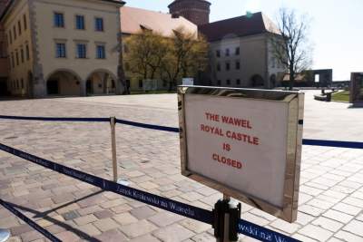 Niedziela Palmowa w czasie epidemii, do katedry weszli nieliczni - zdjęcie 24