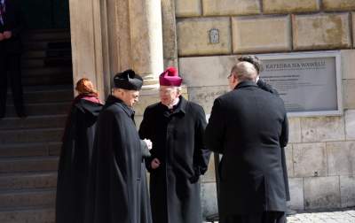 Niedziela Palmowa w czasie epidemii, do katedry weszli nieliczni - zdjęcie 15