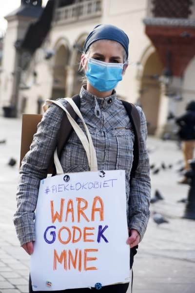 Największe zgromadzenie na Rynku w czasie obostrzeń - zdjęcie 10