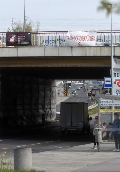 Największe zgromadzenie na Rynku w czasie obostrzeń - zdjęcie 39