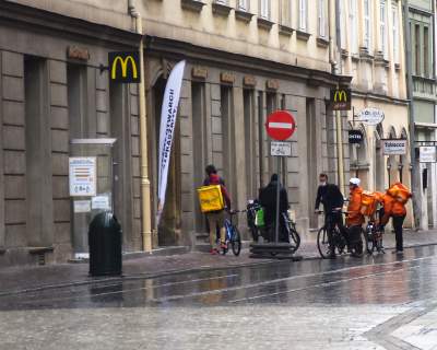 Już nie tak pusty Rynek, policja czekała na demonstrantów? - zdjęcie 23