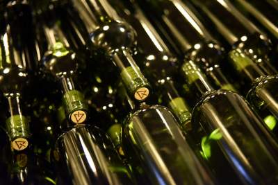 Tutaj świętują 11 listopada butelkami szczególnego wina - zdjęcie 10