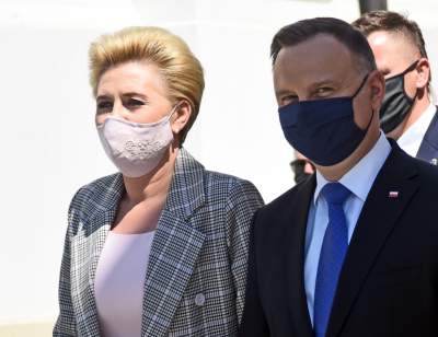 Politycy, gołębie i "Barka", tak świętowano setne urodziny Karola Wojtyły - zdjęcie 12