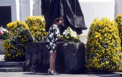 Politycy, gołębie i "Barka", tak świętowano setne urodziny Karola Wojtyły - zdjęcie 7