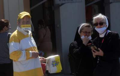 Politycy, gołębie i "Barka", tak świętowano setne urodziny Karola Wojtyły - zdjęcie 8