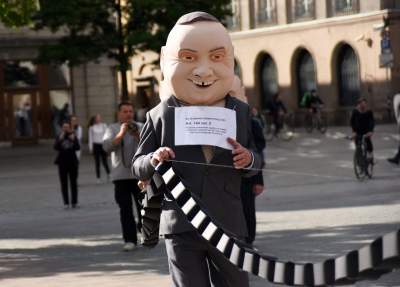 Siedem głów Dudy przeszło przez Kraków, akcja "Wkurzonych obywateli" - zdjęcie 10