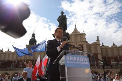 Entuzjastyczne przyjęcie Trzaskowskiego w Krakowie - zdjęcie 3