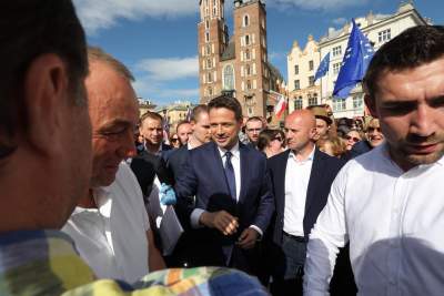 Entuzjastyczne przyjęcie Trzaskowskiego w Krakowie - zdjęcie 9