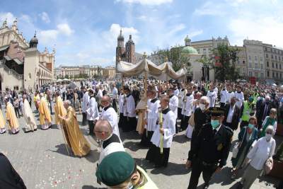 Największe zgromadzenie w czasie pandemii, Boże Ciało w Krakowie (2020) - zdjęcie 18