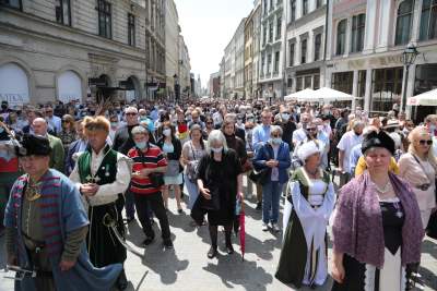 Największe zgromadzenie w czasie pandemii, Boże Ciało w Krakowie (2020) - zdjęcie 15