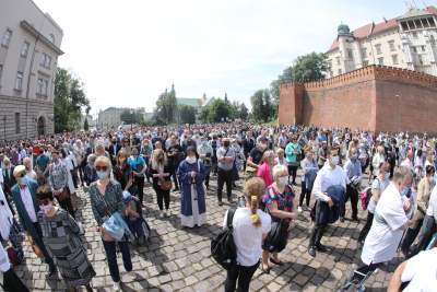 Największe zgromadzenie w czasie pandemii, Boże Ciało w Krakowie (2020) - zdjęcie 3