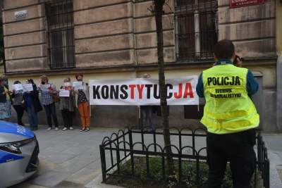Kolejna kukła Andrzeja Dudy krąży po Krakowie... - zdjęcie 6