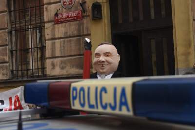 Kolejna kukła Andrzeja Dudy krąży po Krakowie... - zdjęcie 10