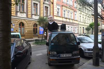 Kolejna kukła Andrzeja Dudy krąży po Krakowie... - zdjęcie 15