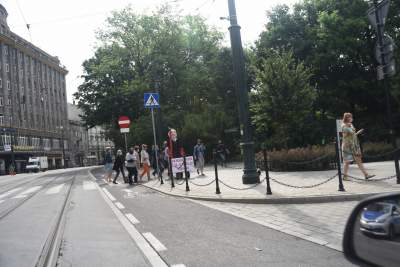 Kolejna kukła Andrzeja Dudy krąży po Krakowie... - zdjęcie 21