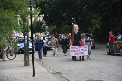 Kolejna kukła Andrzeja Dudy krąży po Krakowie... - zdjęcie 22