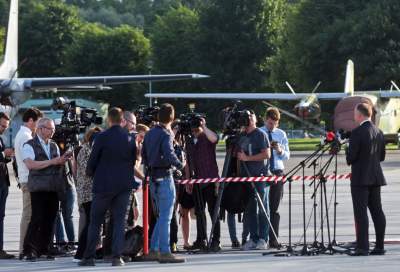 Andrzej Duda na lotnisku w Balicach, fot. Marek Lasyk - zdjęcie 6