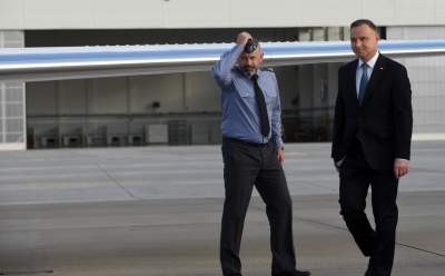 Andrzej Duda na lotnisku w Balicach, fot. Marek Lasyk - zdjęcie 5