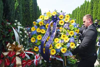 Pogrzeb profesora Ziejki. Nie wszyscy mogli wziąć udział w pożegnaniu... - zdjęcie 15