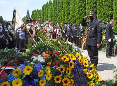Pogrzeb profesora Ziejki. Nie wszyscy mogli wziąć udział w pożegnaniu... - zdjęcie 16