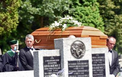 Pogrzeb profesora Ziejki. Nie wszyscy mogli wziąć udział w pożegnaniu... - zdjęcie 10