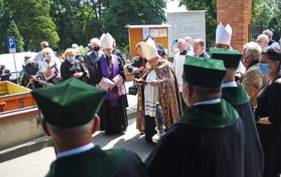 Pogrzeb profesora Ziejki. Nie wszyscy mogli wziąć udział w pożegnaniu... - zdjęcie 7