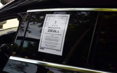 Pogrzeb profesora Ziejki. Nie wszyscy mogli wziąć udział w pożegnaniu... - zdjęcie 1