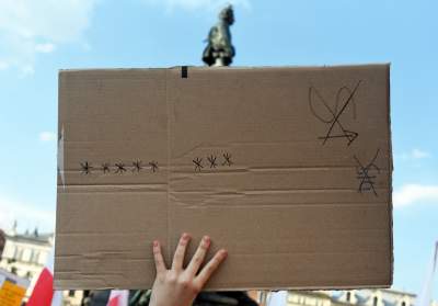 Protest kobiet w Krakowie: "Nie chcemy programu "Wpi**dol plus" - zdjęcie 7