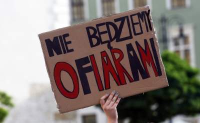 Protest kobiet w Krakowie: "Nie chcemy programu "Wpi**dol plus" - zdjęcie 21