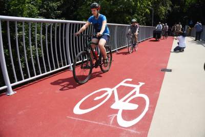 Wielkie otwarcie super kładki. Ależ mieli radochę! - zdjęcie 14